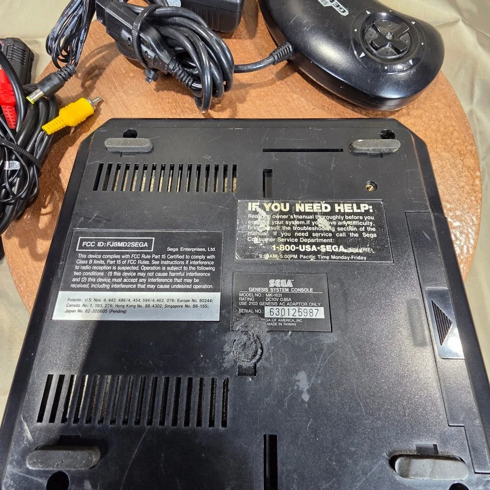 Sega Genesis Model 2 Console MK-1631 Bundle 3 Games Controller Parts Repair